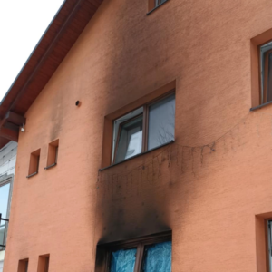 čistenie zadymenej steny